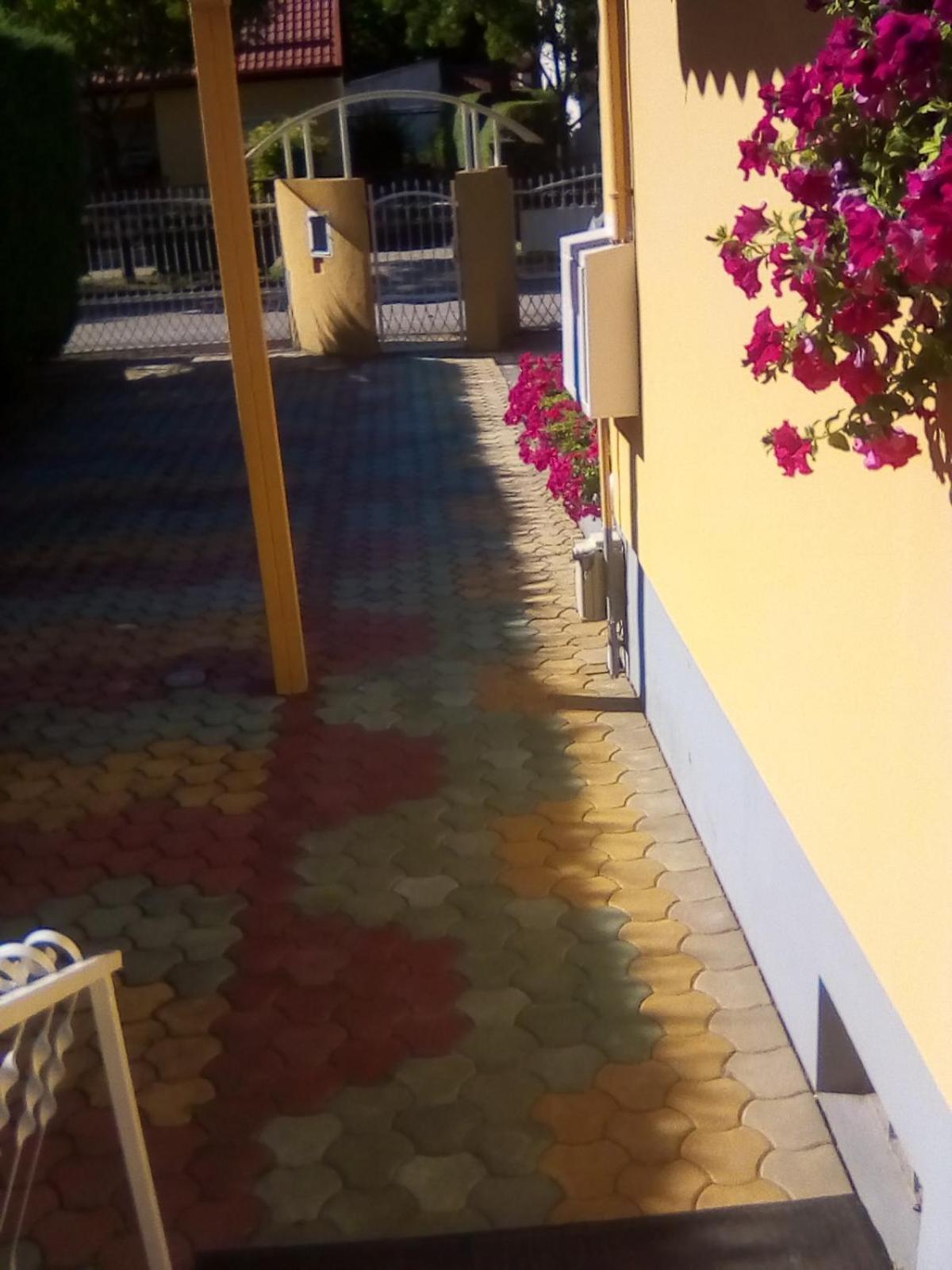 Ilona Vendeghaz Hotel Siófok Exterior foto
