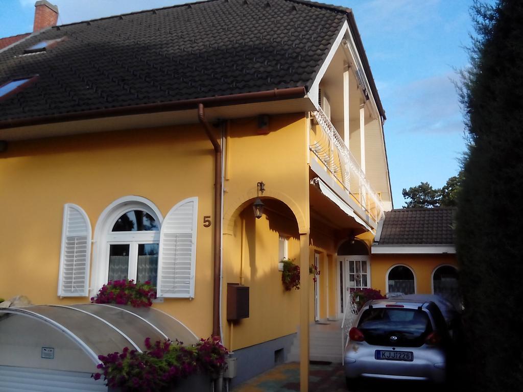 Ilona Vendeghaz Hotel Siófok Exterior foto